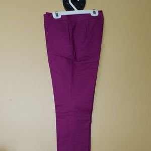 Vince Camuto Ankle Pant Curvy Size 2 or XS in a beautiful raspberry color. NEW